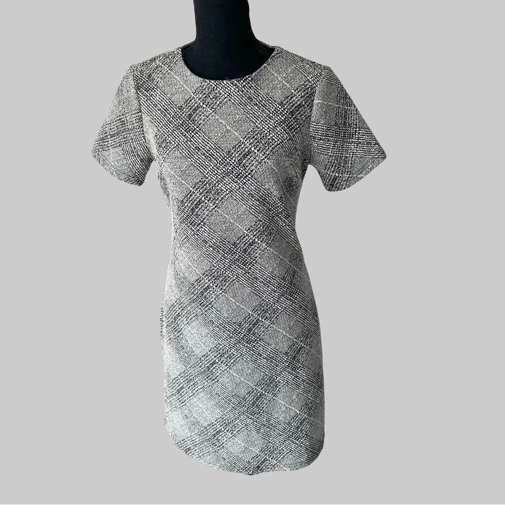 NWT Suzy  Shier Short Career Sheath Dress